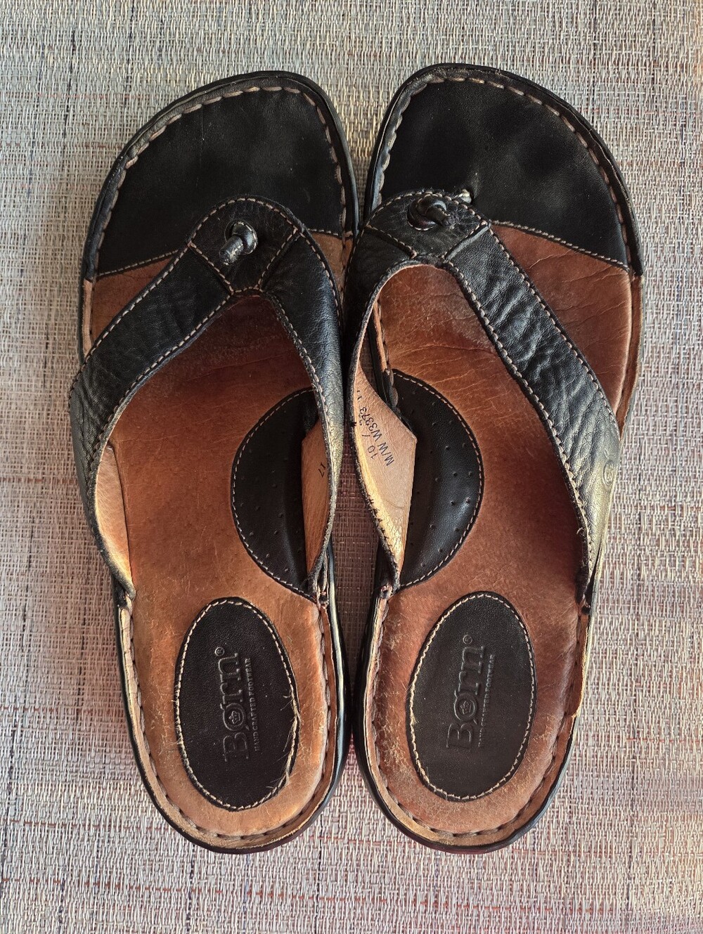 Womens BORN Black Leather Thong Sandals Flip-flops Size 10 Excellent Condition